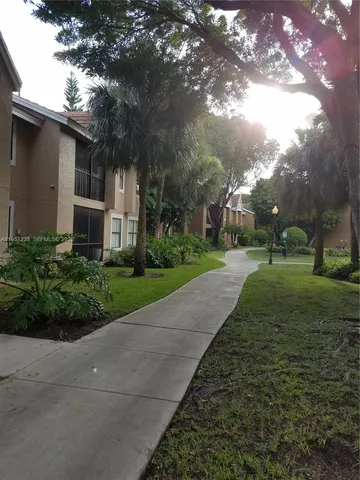 $1,900 | 15570 Southwest 105th Lane, Unit 1717, Miami, FL 33196