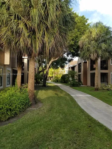 $1,900 | 15570 Southwest 105th Lane, Unit 1717, Miami, FL 33196