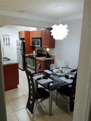 $1,900 | 15570 Southwest 105th Lane, Unit 1717, Miami, FL 33196