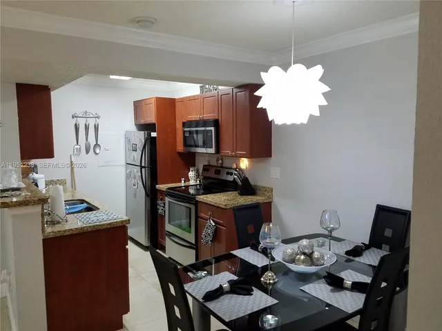 $1,900 | 15570 Southwest 105th Lane, Unit 1717, Miami, FL 33196