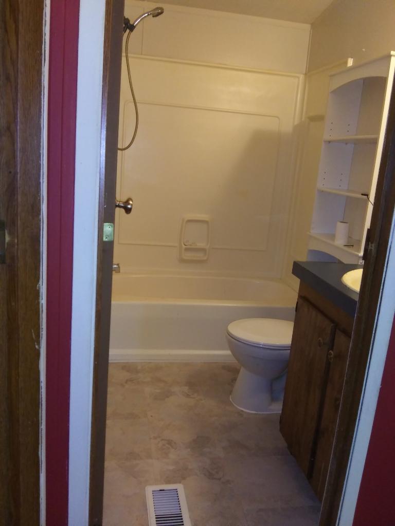 1790 Pine Grove Providence Road Loudon, TN 37774 - Photo 8 of 11 1790 H Bath