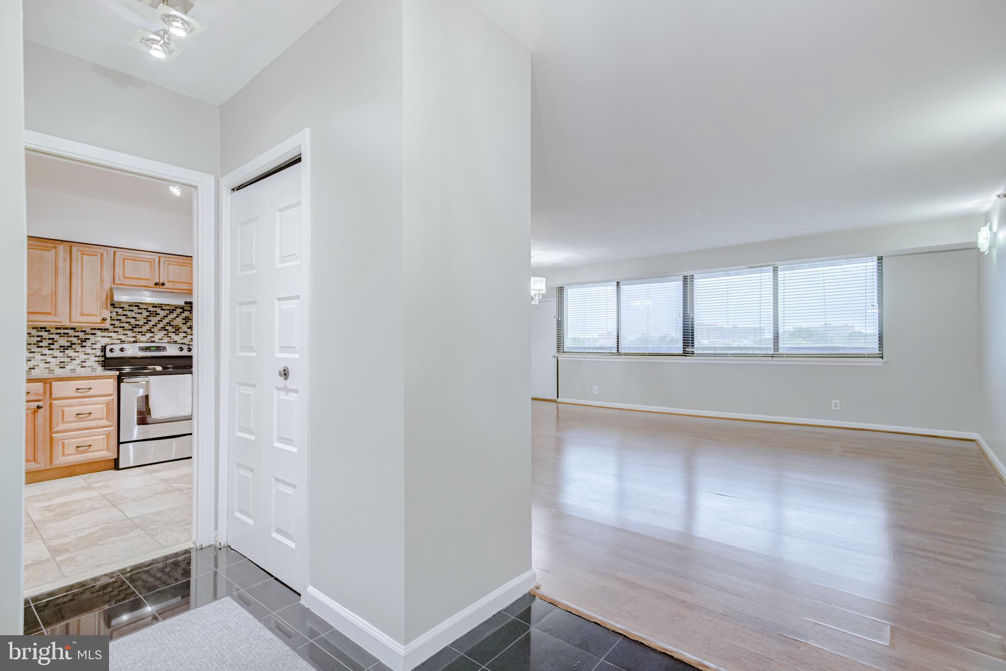 5501 Seminary Road, Unit 307S Falls Church, VA 22041 - Photo 1 of 32 Foyer View