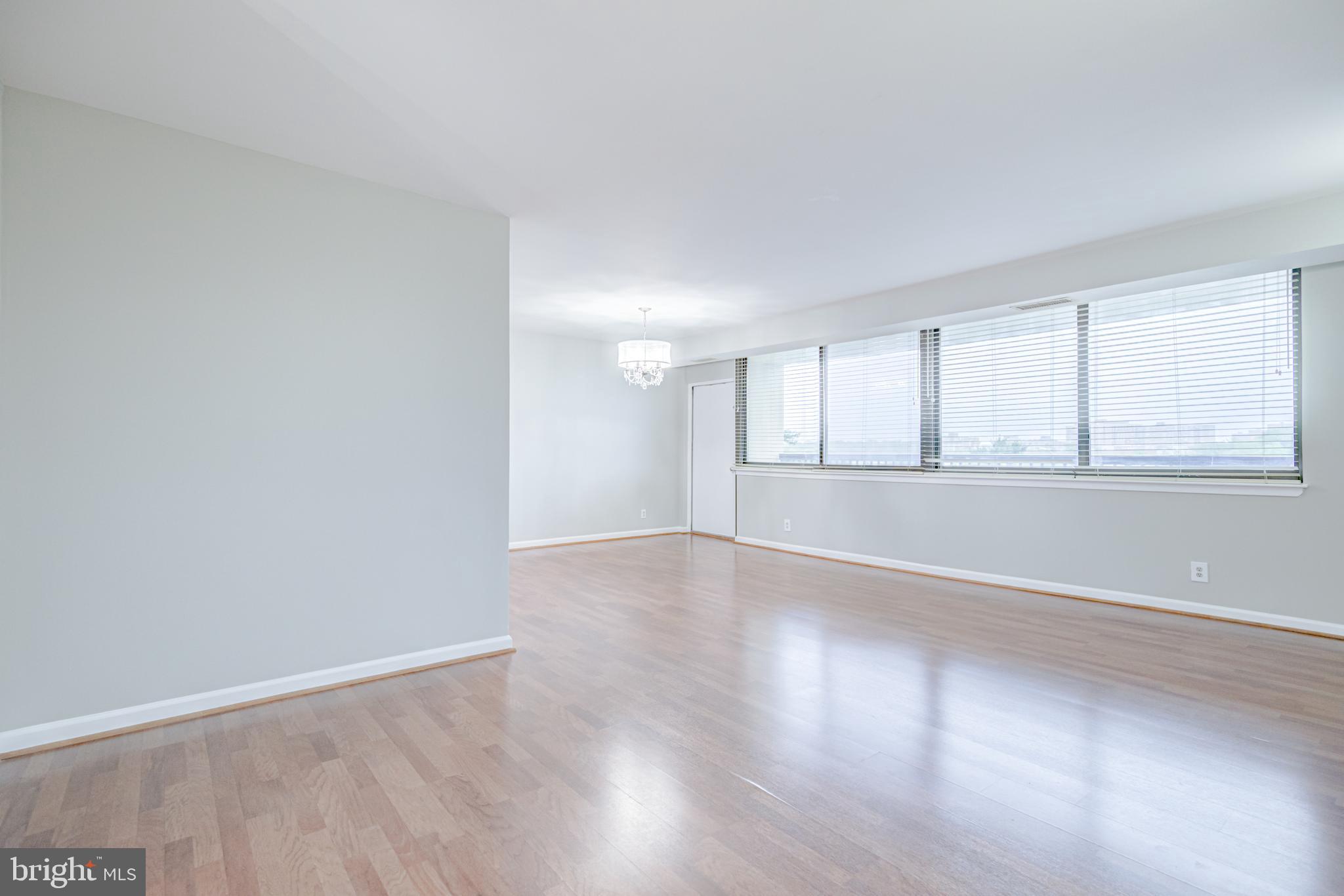 5501 Seminary Road, Unit 307S Falls Church, VA 22041 - Photo 3 of 32 Living