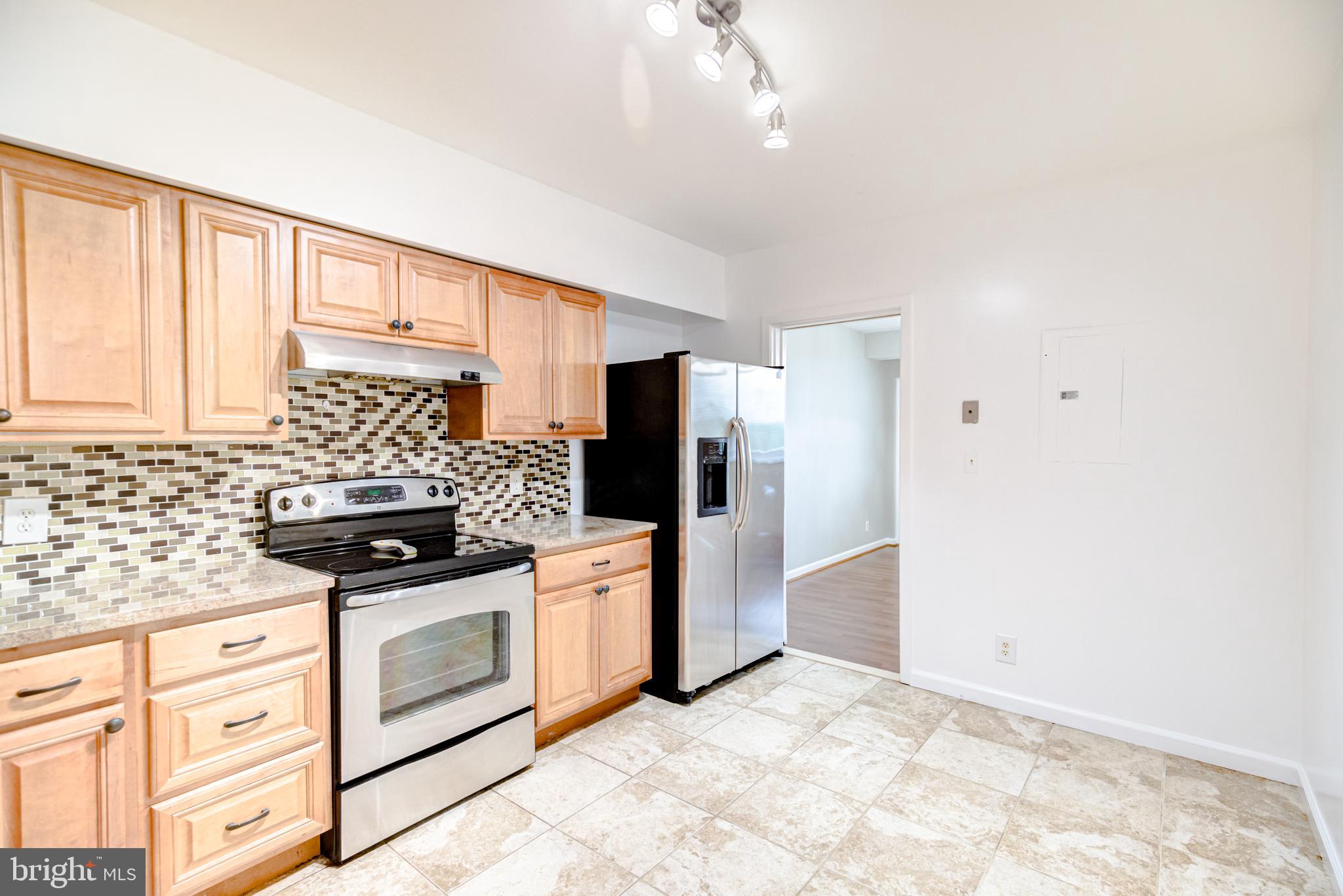 5501 Seminary Road, Unit 307S Falls Church, VA 22041 - Photo 7 of 32 Kitchen