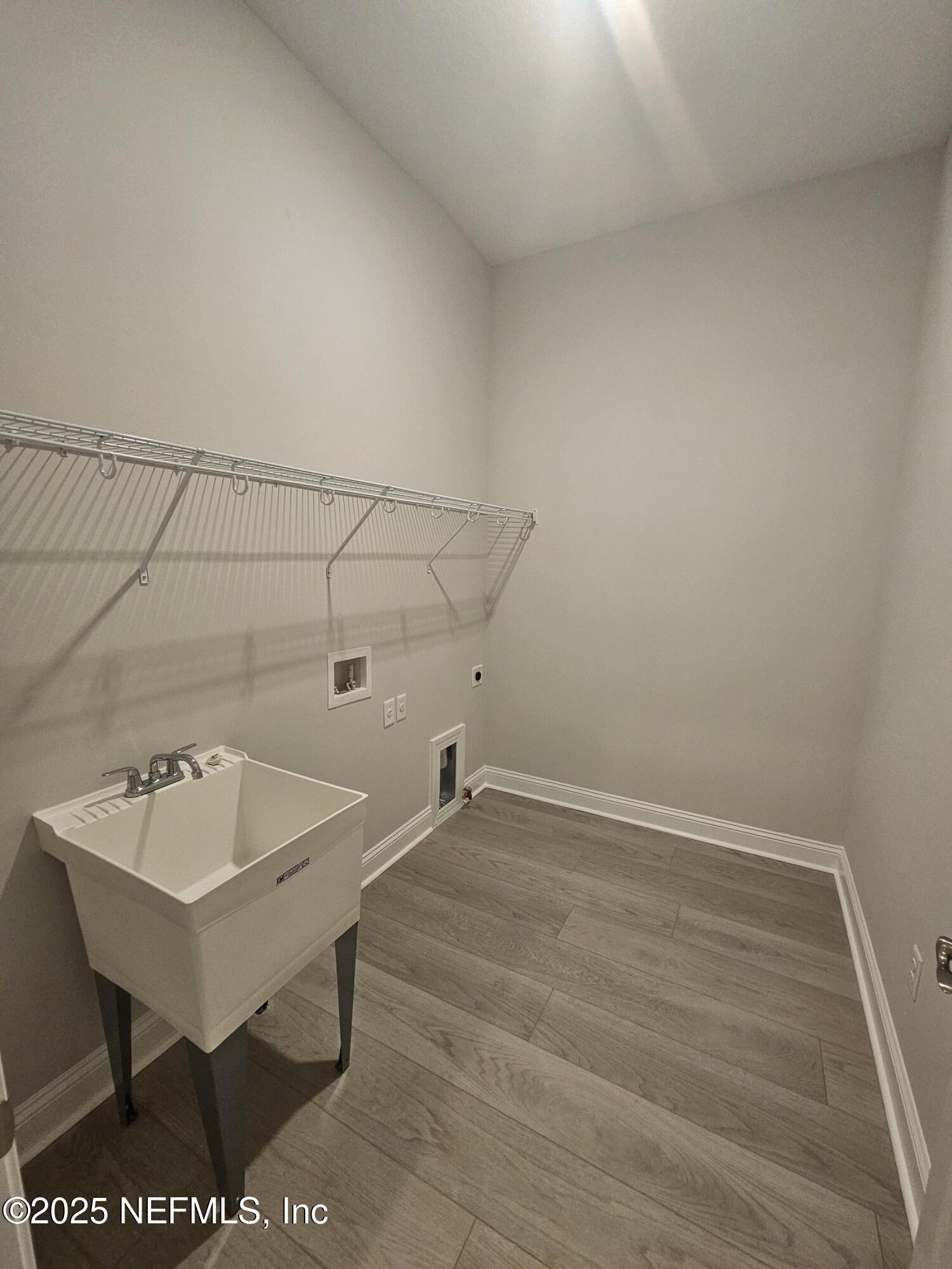 264 Elm Br Road St. Johns, FL 32259 - Photo 7 of 86 Laundry Room with Tub Sink