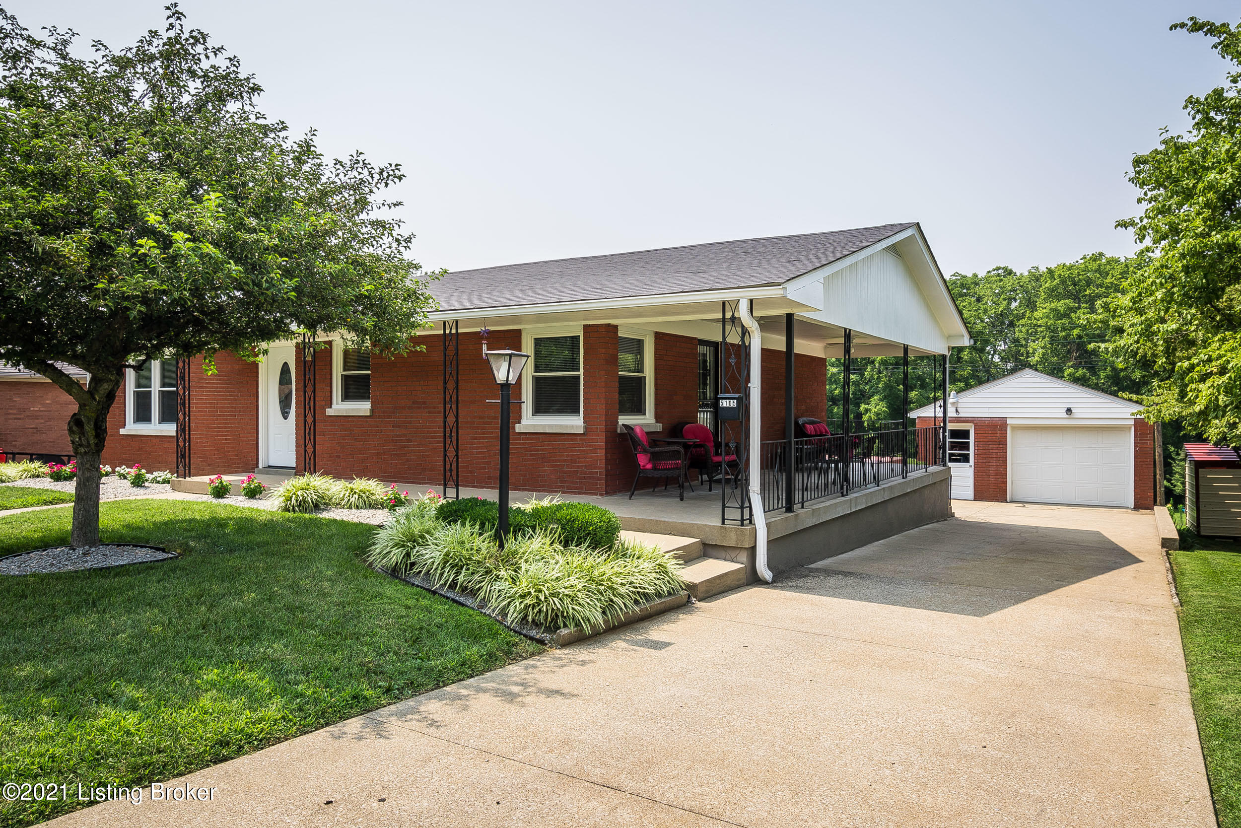 5105 Dee Road Louisville, KY 40219 - Photo 1 of 41 5105 Dee Rd-03