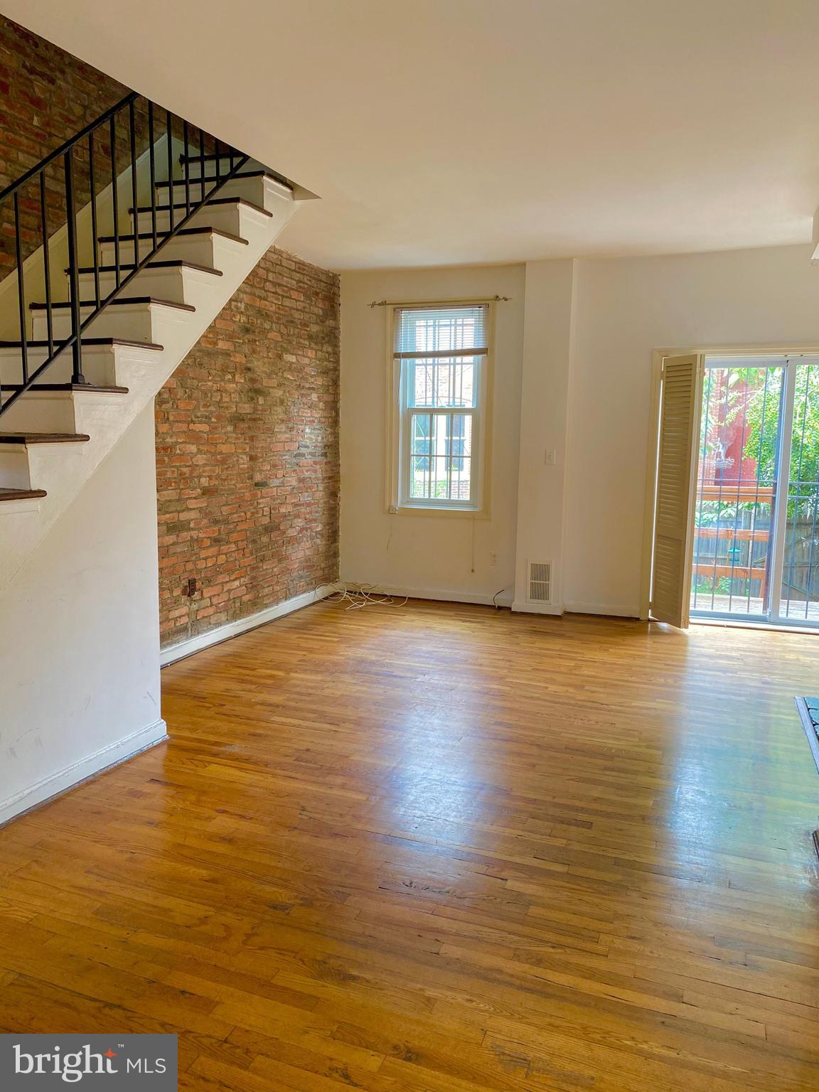 612 C Street Northeast Washington, DC 20002 - Photo 4 of 22 Gleaming wood floors