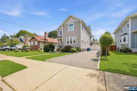 $775,000 | 73 Forest Place, Rochelle Park, NJ 07662