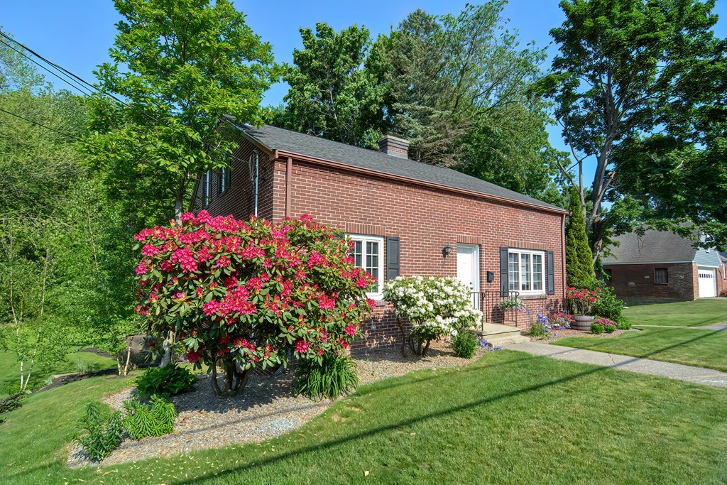 511 Massasoit Road Worcester, MA 01604 - Photo 1 of 36 Gallery Image 1