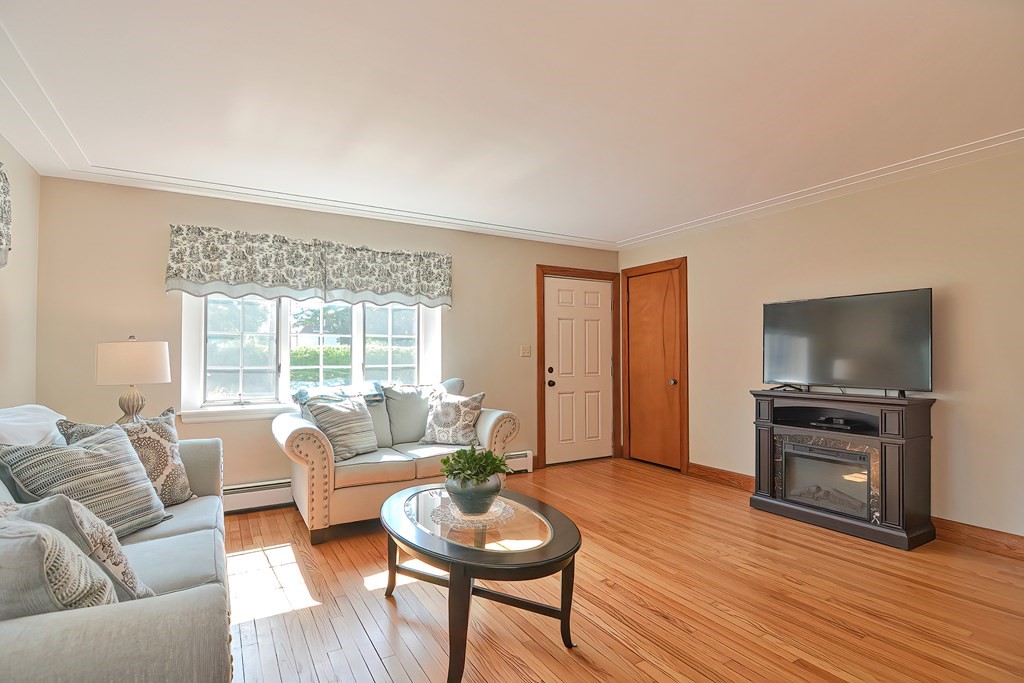 511 Massasoit Road Worcester, MA 01604 - Photo 33 of 36 Gallery Image 33