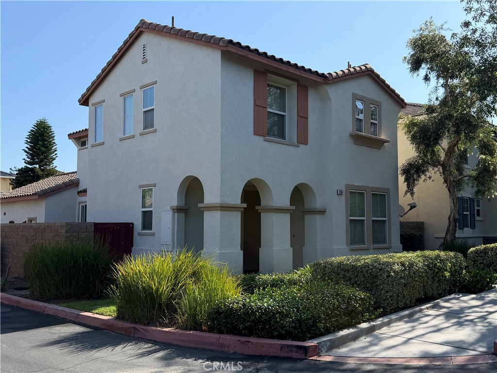 1757 Steinman Street Riverside, CA 92507 - Photo 2 of 18 Side house