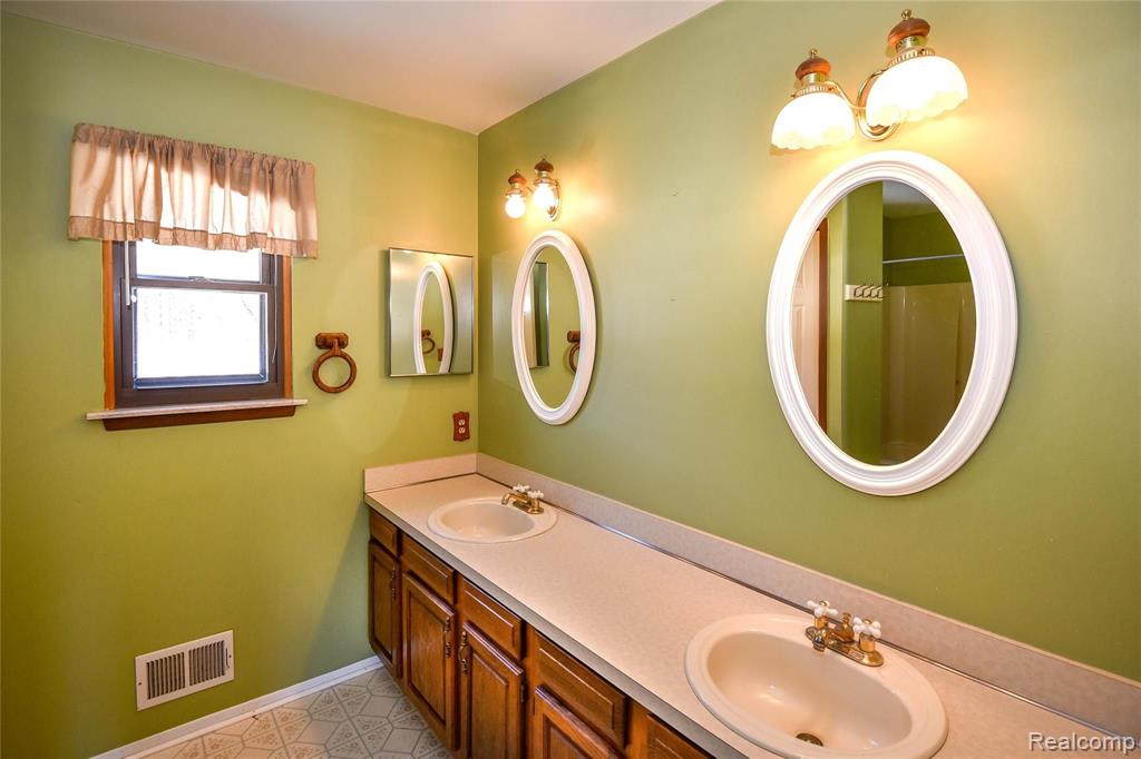 4701 Shutt Road Capac, MI 48014 - Photo 33 of 42