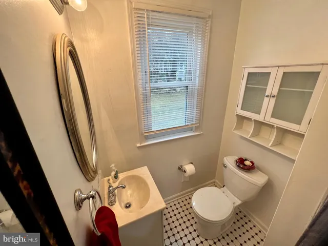 $2,250 | 3712 Lawrence Avenue, Kensington, MD 20895