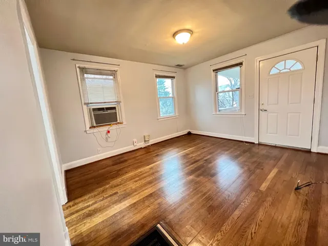 $2,250 | 3712 Lawrence Avenue, Kensington, MD 20895