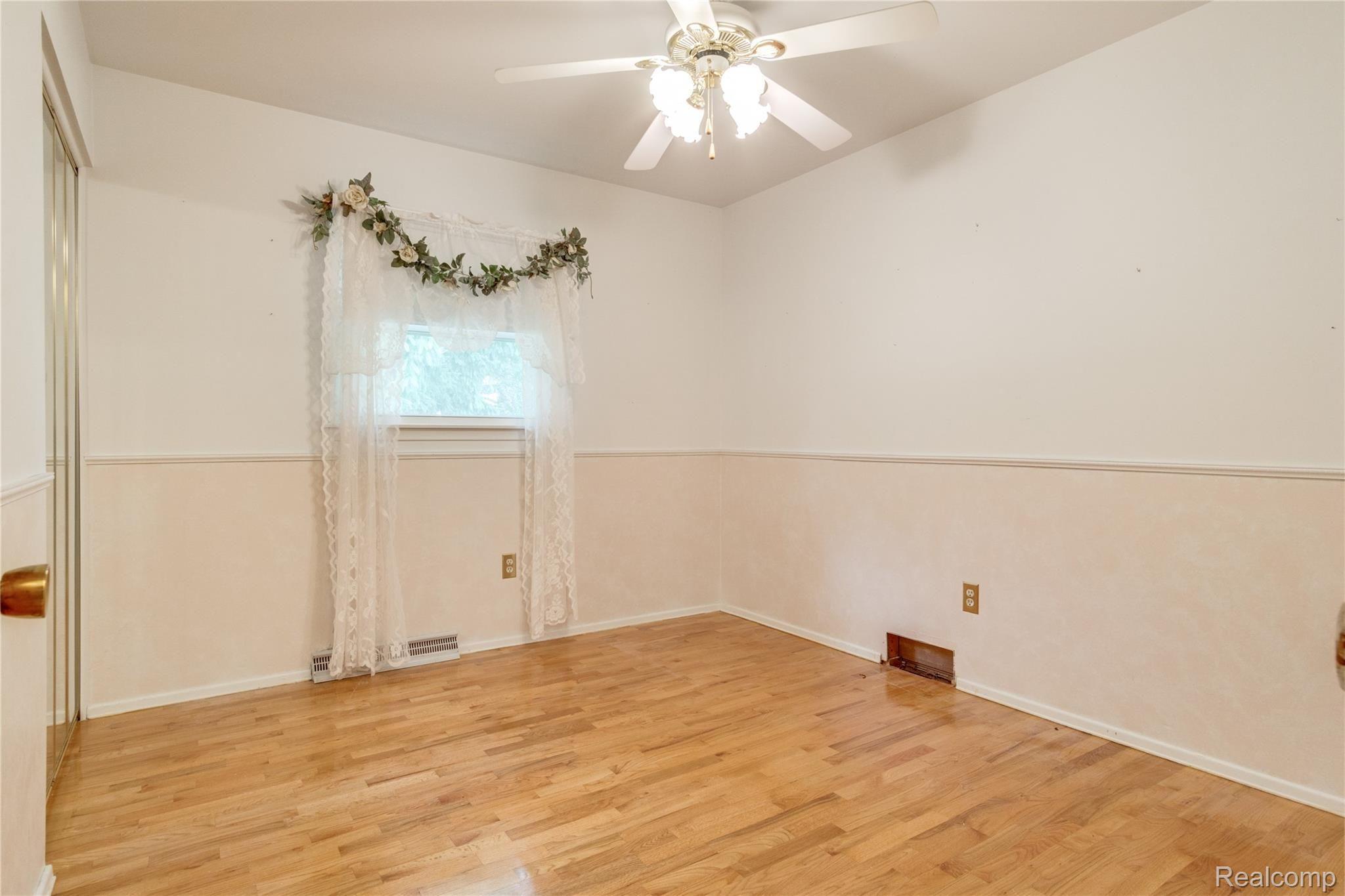 1245 Crooked Lake Road Fenton, MI 48430 - Photo 19 of 28 Interiors (22 of 32).jpg