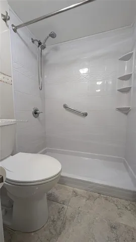 $2,900 | 820 Northwest 87th Avenue, Unit 313, Miami, FL 33172