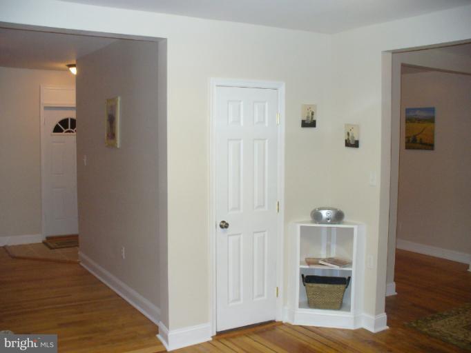 932 Linwood Road Hagerstown, MD 21740 - Photo 4 of 23 Interior (General)