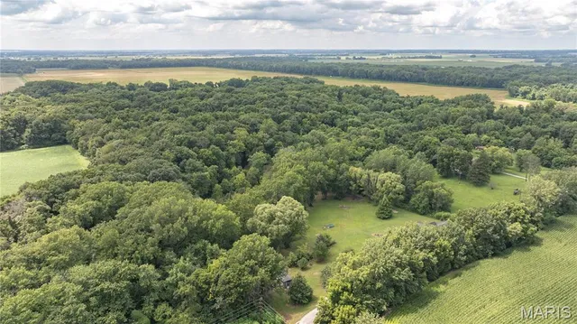 $265,000 | 682 Northeast 800 Street, Greenfield, IL 62044