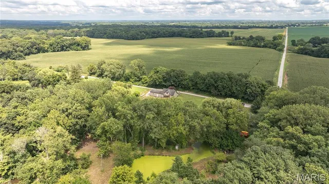 $265,000 | 682 Northeast 800 Street, Greenfield, IL 62044