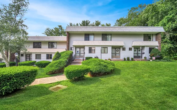 $250,000 | 9 Bayberry Court, Unit 9, Cromwell, CT 06416