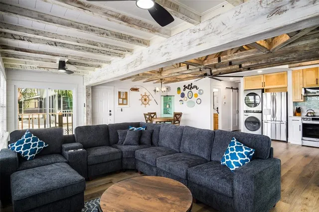 $2,495 | 3179 Sea Grape Drive, Hernando Beach, FL 34607