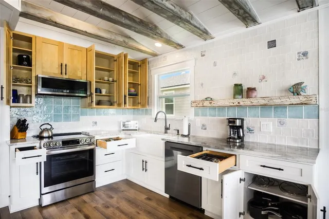 $2,495 | 3179 Sea Grape Drive, Hernando Beach, FL 34607