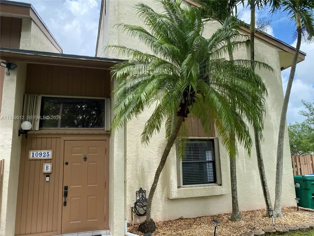 $3,000 | 10925 Southwest 113th Place, Unit 72B, Miami, FL 33176
