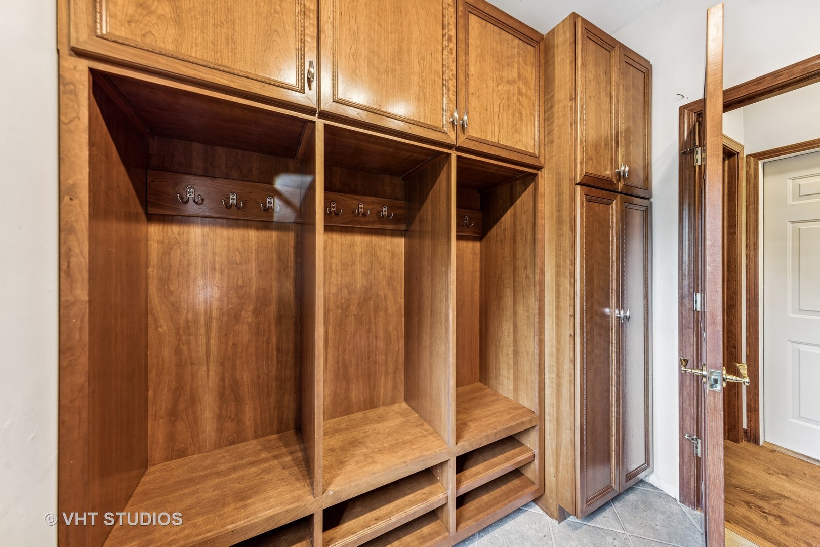 1343 Dunrobin Road Naperville, IL 60540 - Photo 23 of 65 Gallery Image 23