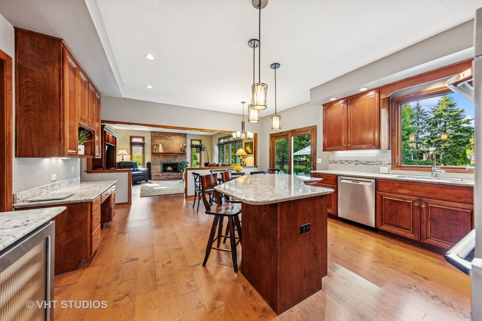 1343 Dunrobin Road Naperville, IL 60540 - Photo 7 of 65 Gallery Image 7