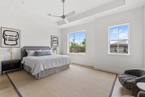 $499,000 | 111 East 32nd Street, Unit C, Houston, TX 77018