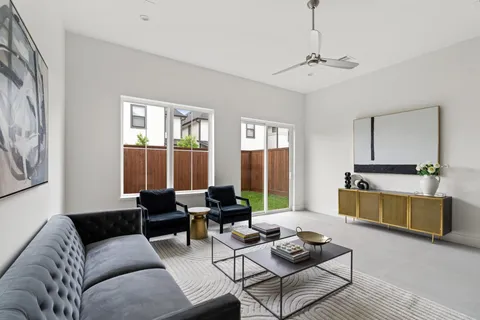 $499,000 | 111 East 32nd Street, Unit C, Houston, TX 77018