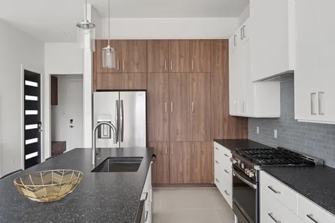 $499,000 | 111 East 32nd Street, Unit C, Houston, TX 77018