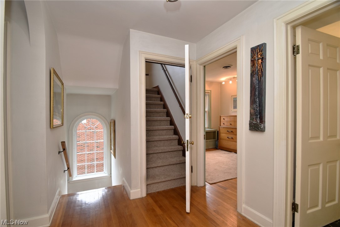 2447 Edgerton Road Cleveland, OH 44118 - Photo 25 of 34 2nd floor hallway