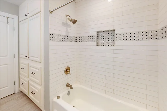 a bathroom with a bathtub