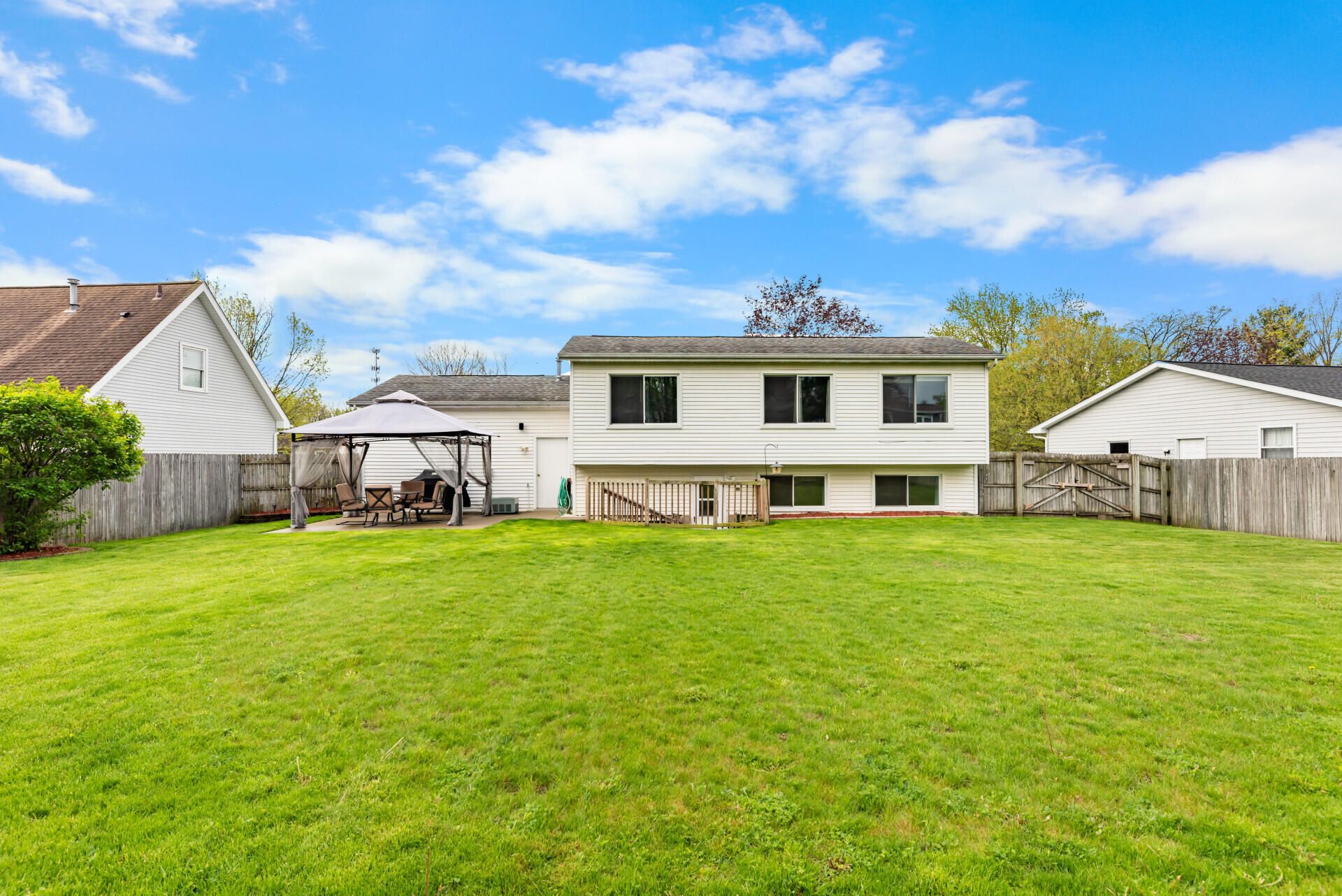 311 Oak Tree Drive Clinton, MI 49236 - Photo 32 of 57 005_49 - Copy