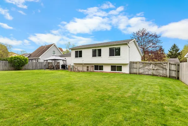 $279,500 | 311 Oak Tree Drive, Clinton, MI 49236