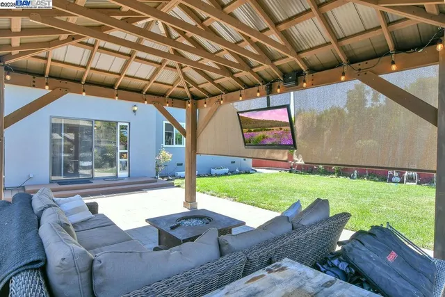 $949,800 | 1311 Via Manzanas, San Lorenzo, CA 94580