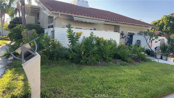 $3,100 | 2037 Via Mariposa East, Unit C, Laguna Woods, CA 92637