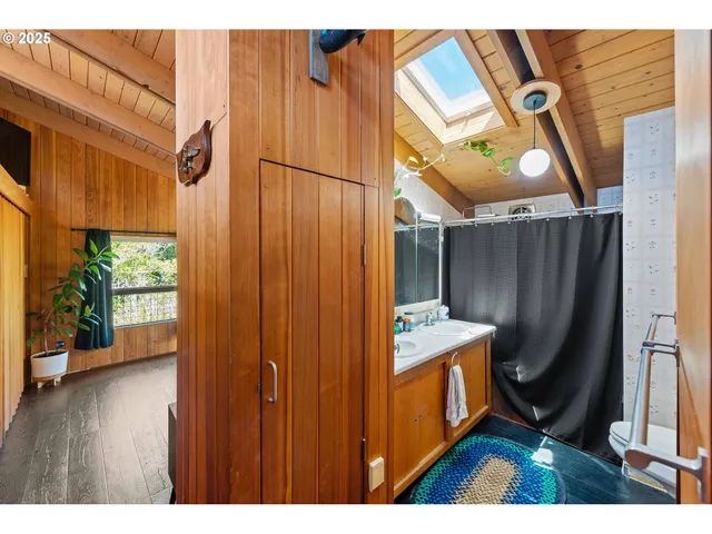 $750,000 | 705 Ohio Avenue Northeast, Bandon, OR 97411