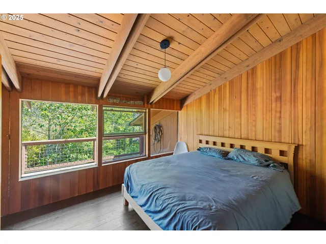 $750,000 | 705 Ohio Avenue Northeast, Bandon, OR 97411