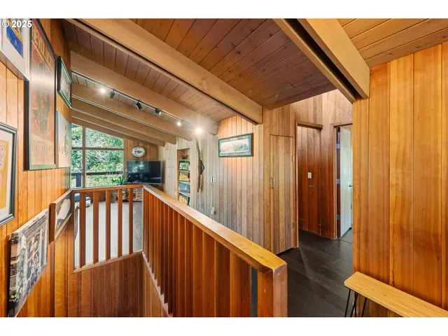 $750,000 | 705 Ohio Avenue Northeast, Bandon, OR 97411