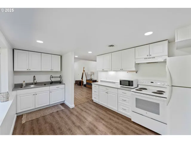 $750,000 | 705 Ohio Avenue Northeast, Bandon, OR 97411