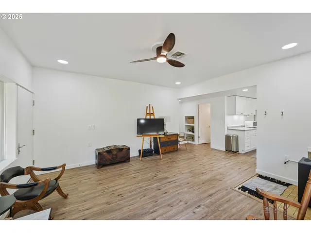 $750,000 | 705 Ohio Avenue Northeast, Bandon, OR 97411