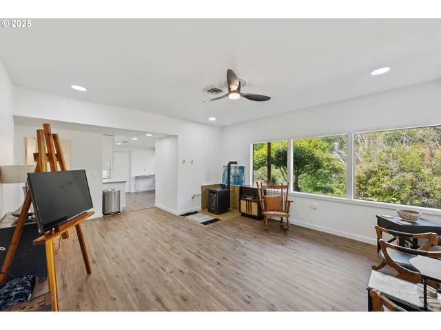 $750,000 | 705 Ohio Avenue Northeast, Bandon, OR 97411