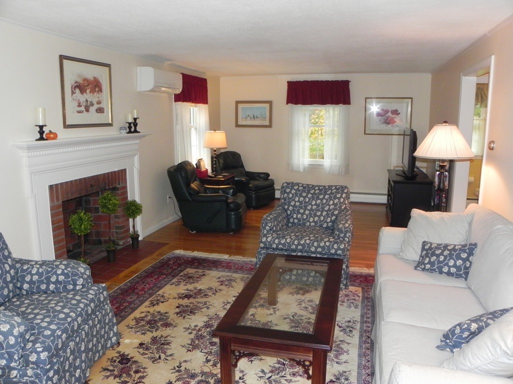 8 Rockland Road Danvers, MA 01923 - Photo 11 of 30 Gallery Image 11