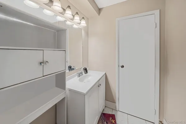 $229,000 | 222 Pointe Circle North, Unit 2, Coram, NY 11727