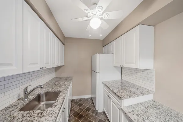 $229,000 | 222 Pointe Circle North, Unit 2, Coram, NY 11727