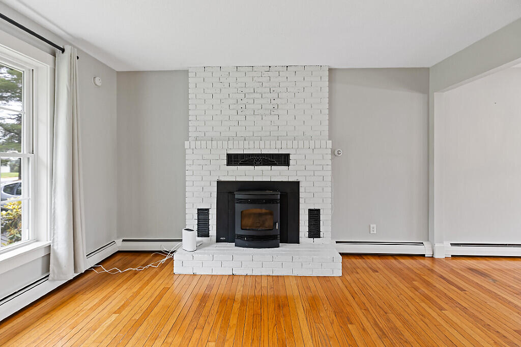23 West Hill Road Gardiner, ME 04345 - Photo 10 of 42 23_BP5A4188_DxO_mls
