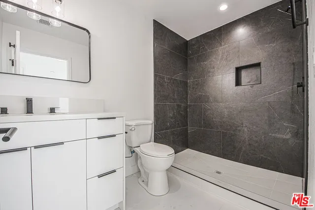 $3,295,000 | 5707 Auckland Avenue, North Hollywood, CA 91601