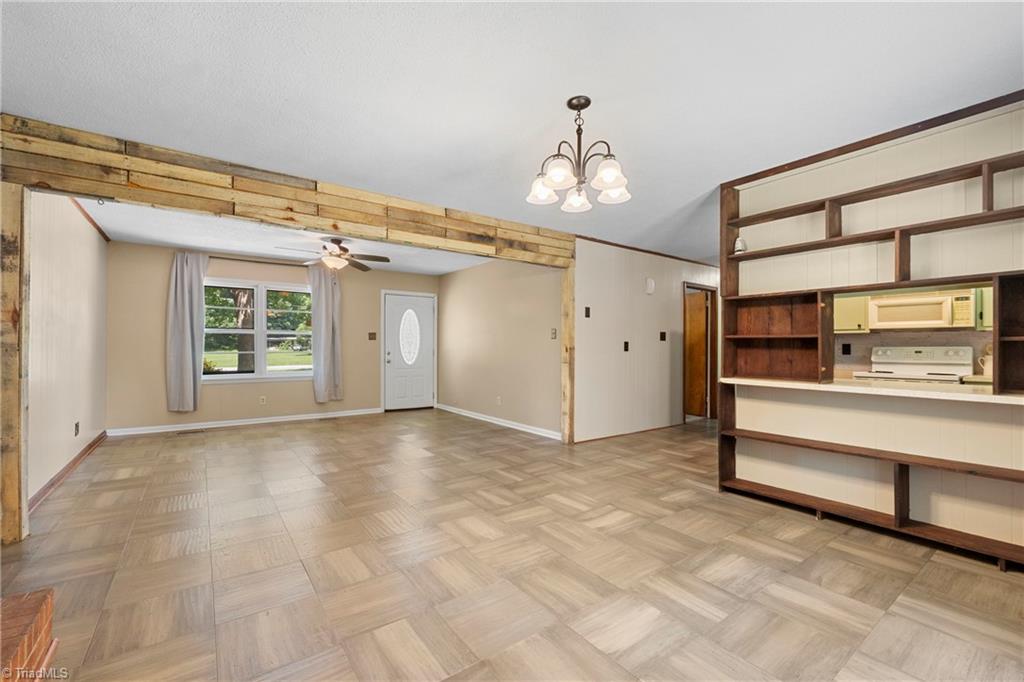 3622 Lower Lake Road Thomasville, NC 27360 - Photo 7 of 28